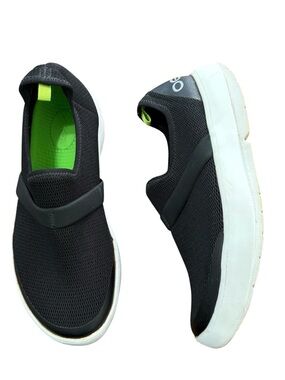 OOFOS OOmg Low Recovery Shoes Slip-On Black Women's Size 9 Sneaker Casual Shoe